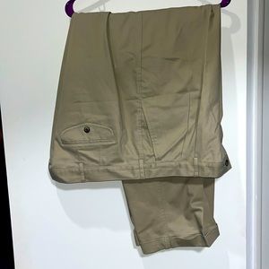 Men’s size 40W x 30L khaki dress pants